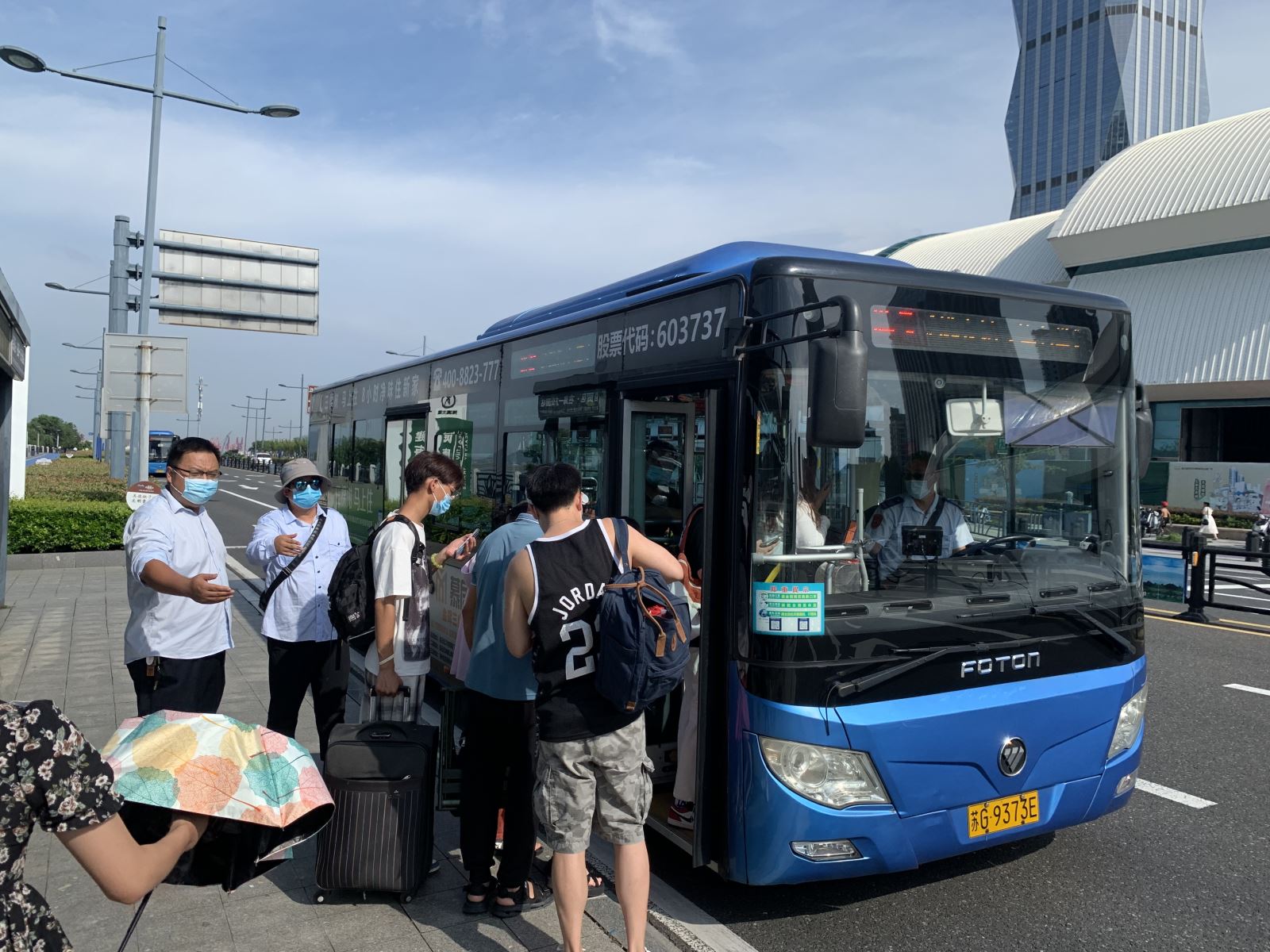 公交集團公交事業二部做好連云港之夏乘客運輸保障工作